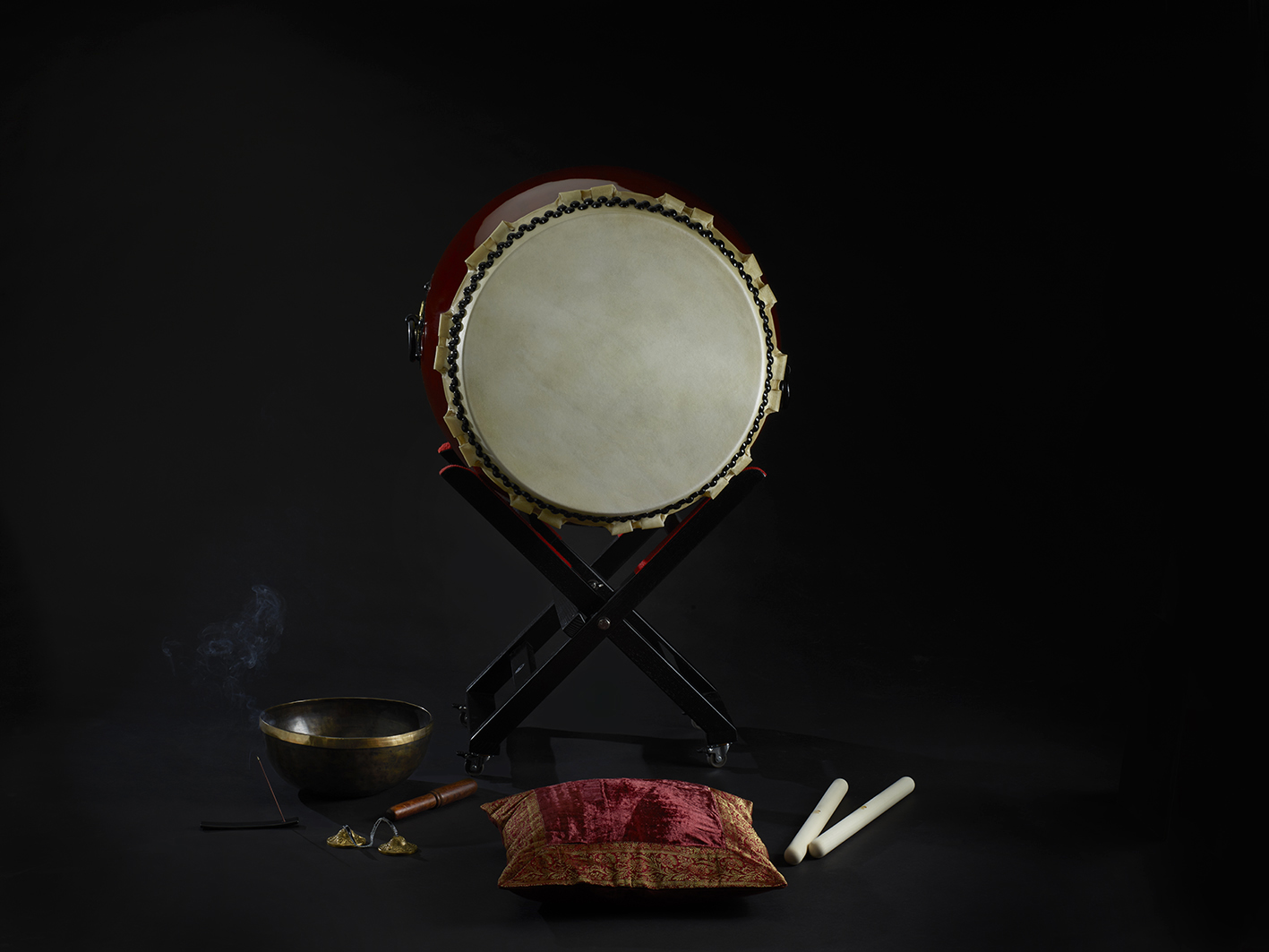Miya-Daiko hq drum Ø48cm/h:60cm with Zen X-stand low (999€ / 245€)
