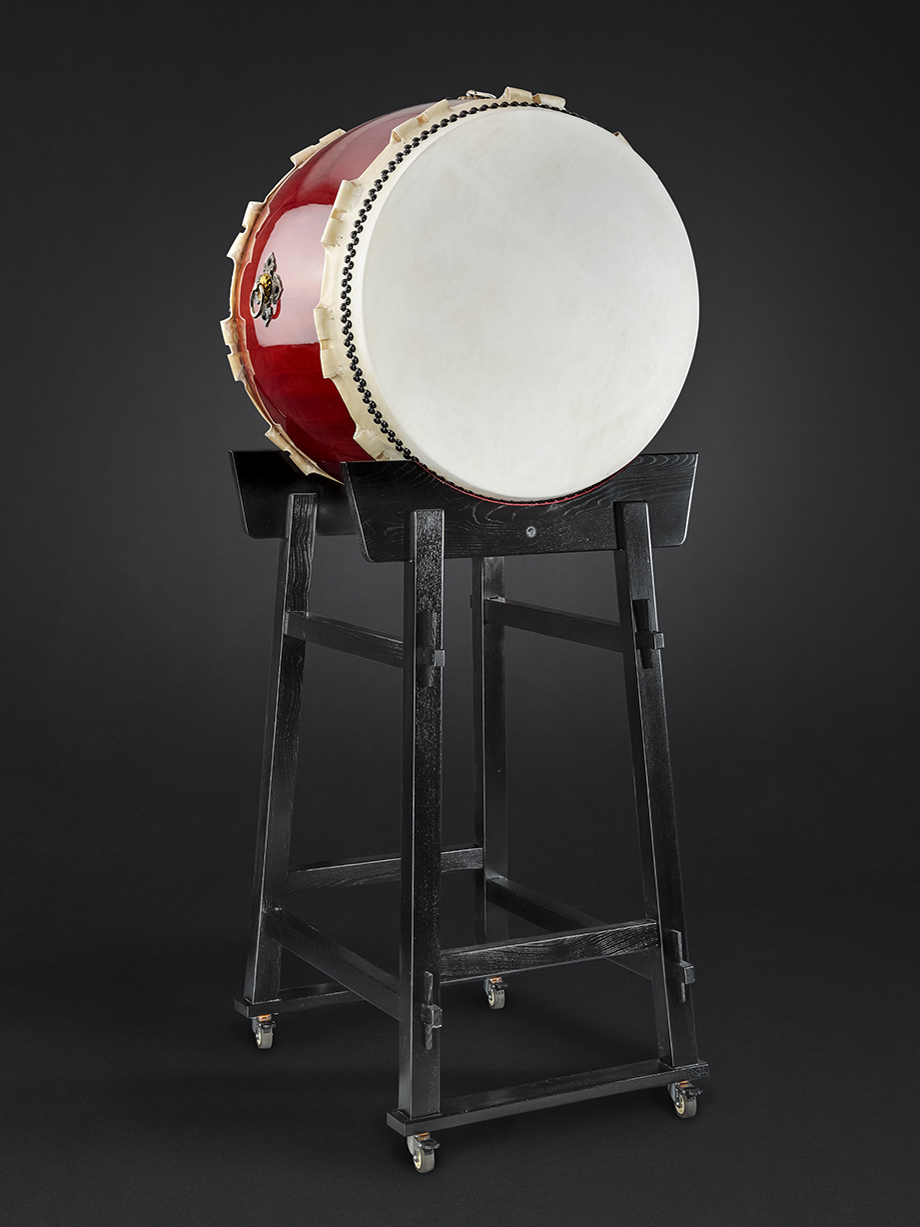 O-Daiko hq, one drumhead with tomoe-logo �85cm/h75cm (3.700�)