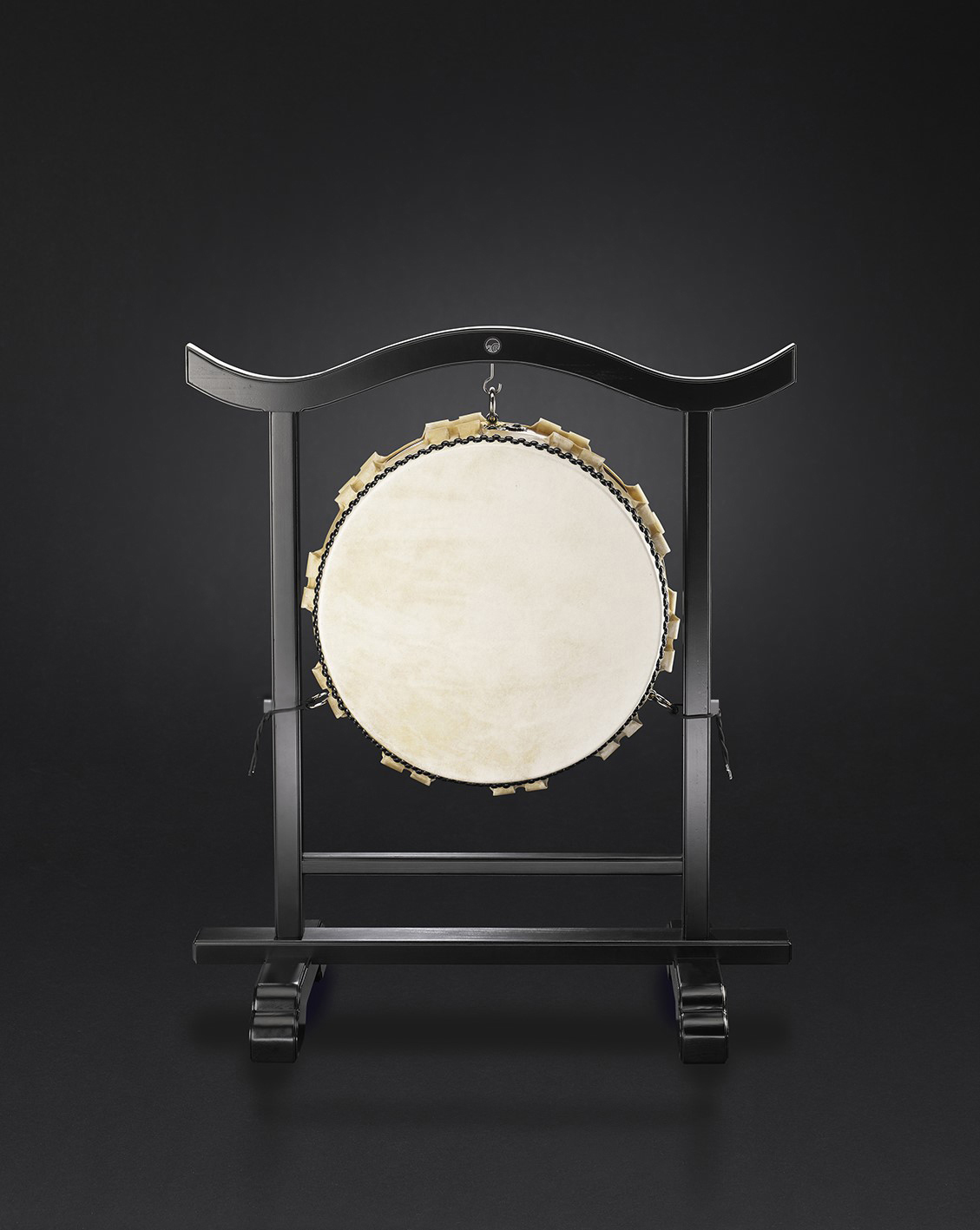 Hira-Daiko&nbsp;hq �48cm/h.25cm&nbsp;(699�) w. temple-stand (340�))